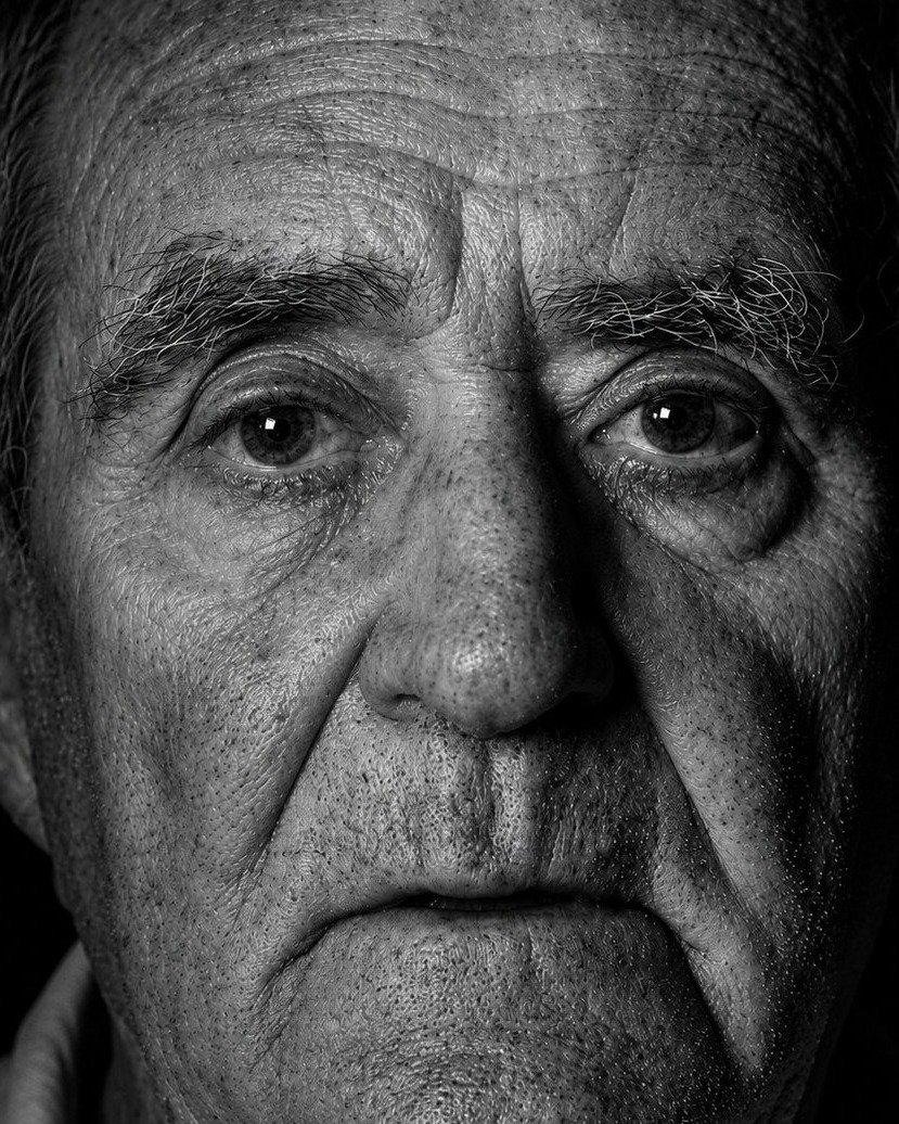 Retrato en blanco y negro de Paco, primer plano